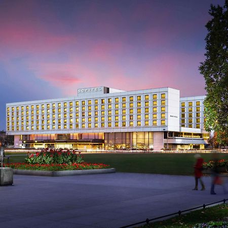 Hotel Sofitel Warsaw Victoria Esterno foto The hotel in 2012