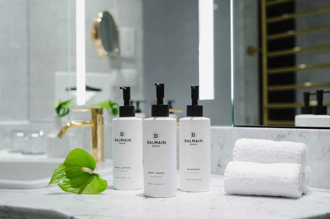 Hotel Sofitel Warsaw Victoria Esterno foto Balmain Paris amenities