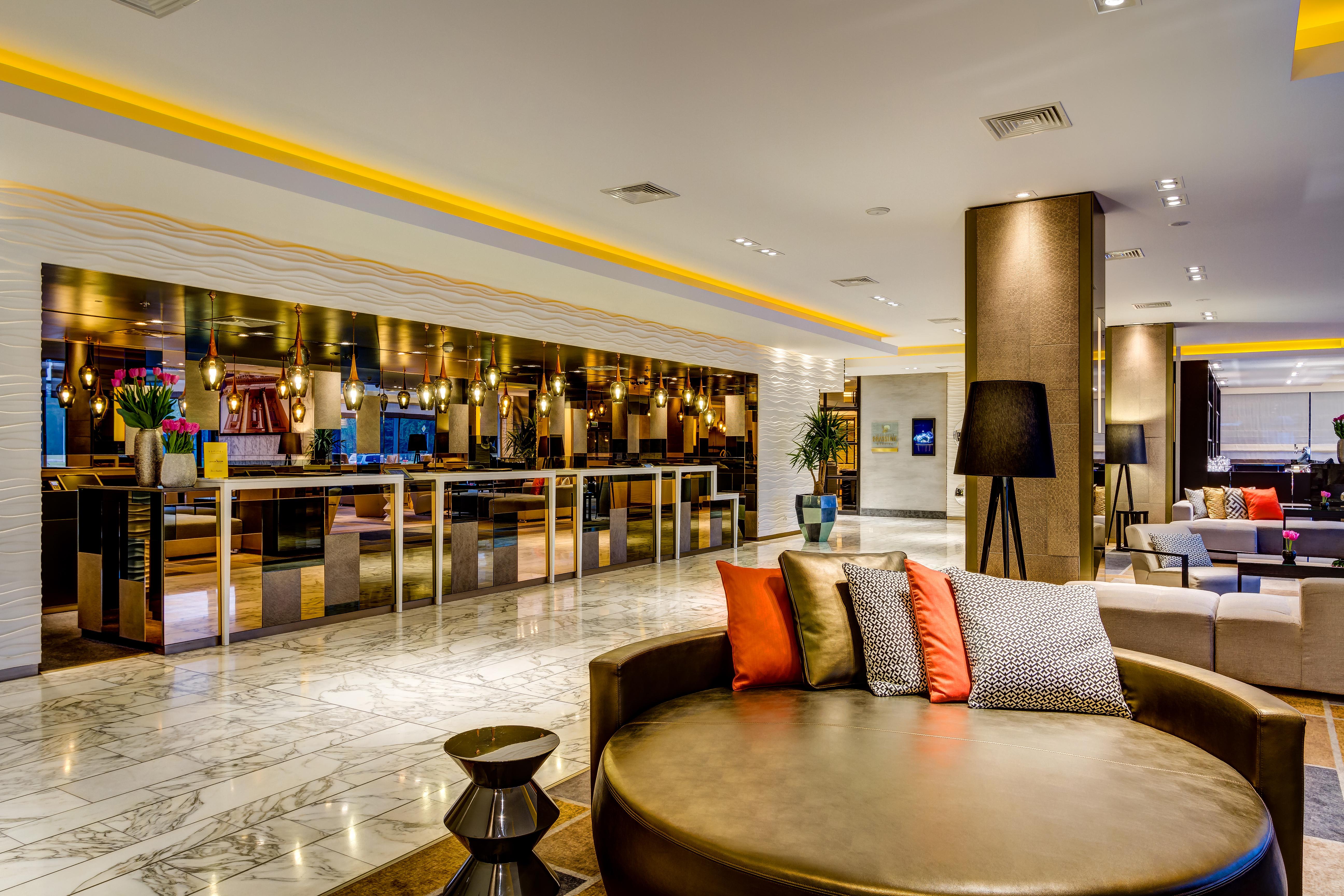 Hotel Sofitel Warsaw Victoria Esterno foto The lobby of the hotel