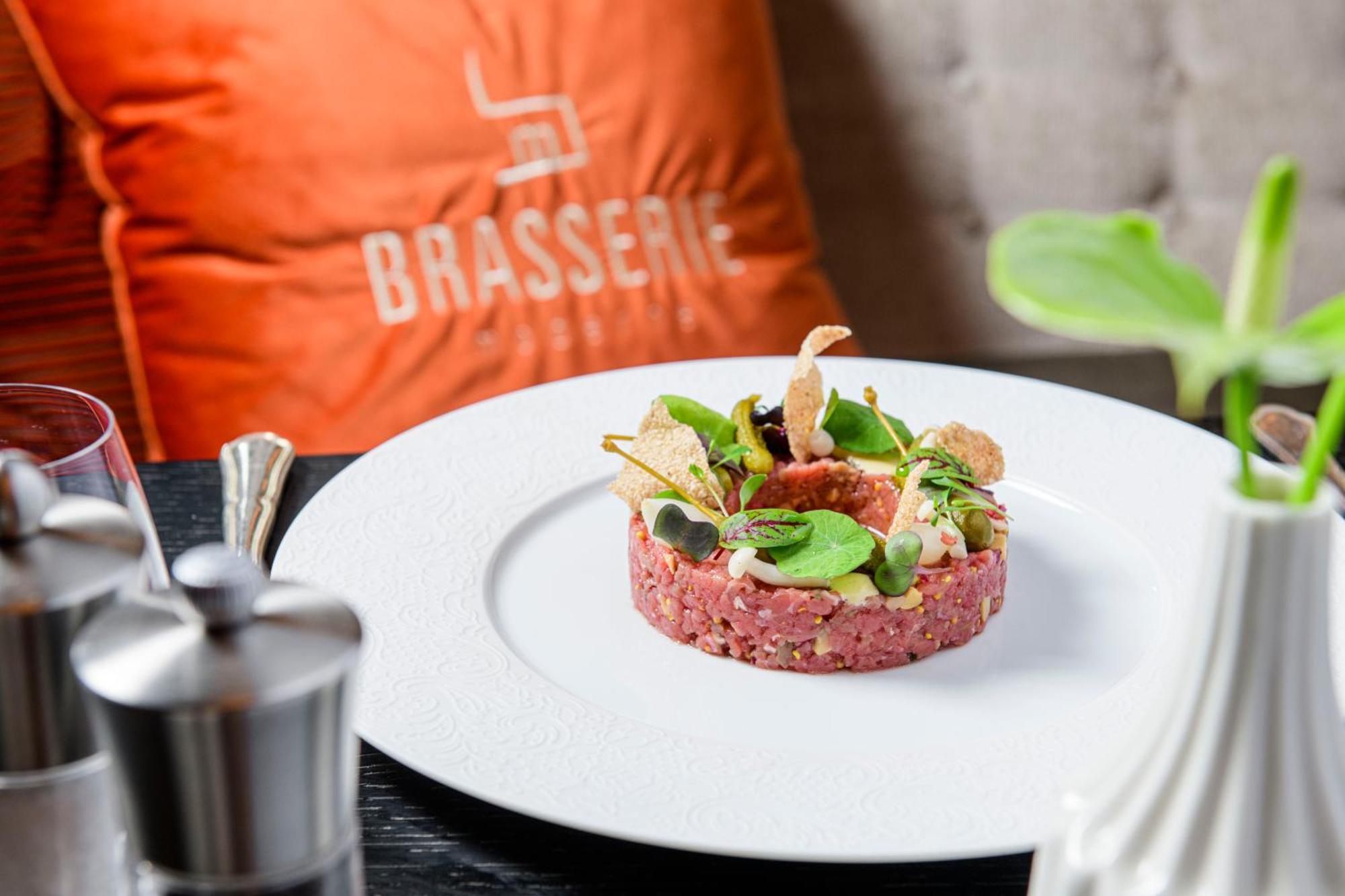 Hotel Sofitel Warsaw Victoria Esterno foto A steak tartare