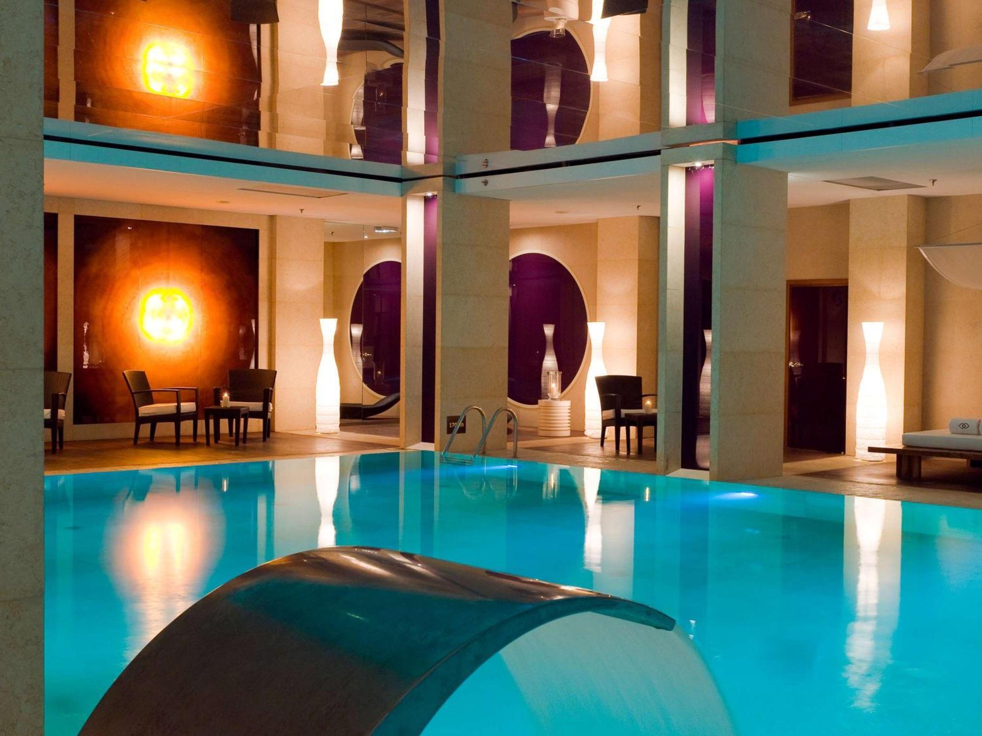 Hotel Sofitel Warsaw Victoria Esterno foto The spa at The Dorchester