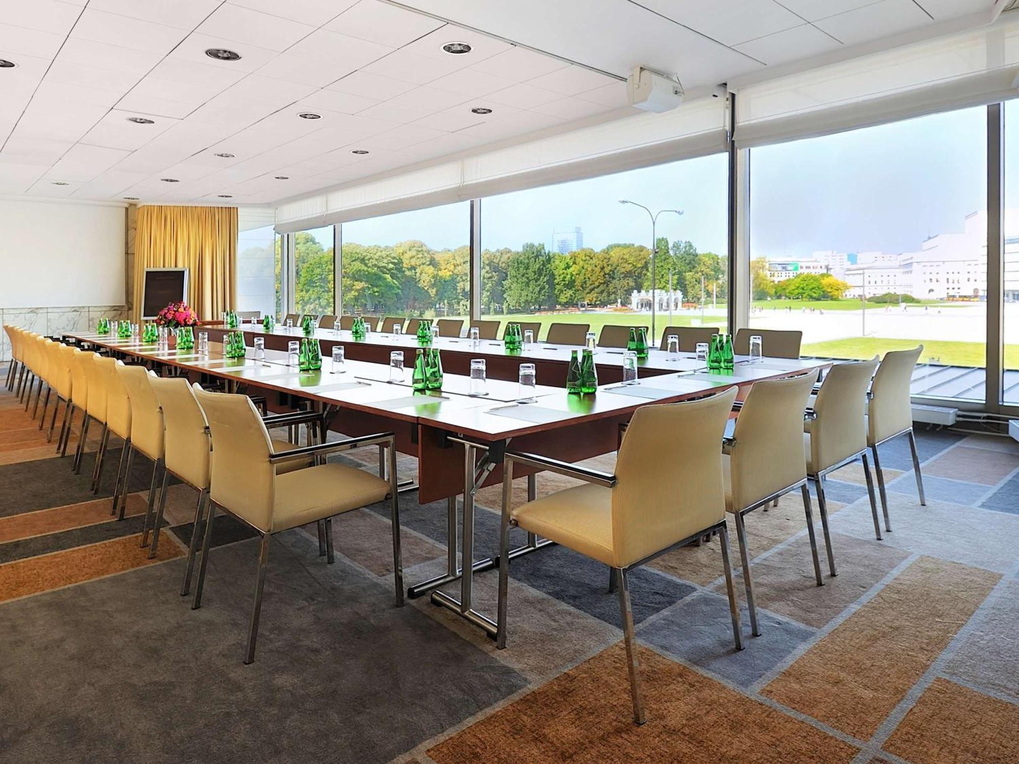 Hotel Sofitel Warsaw Victoria Esterno foto Meeting room