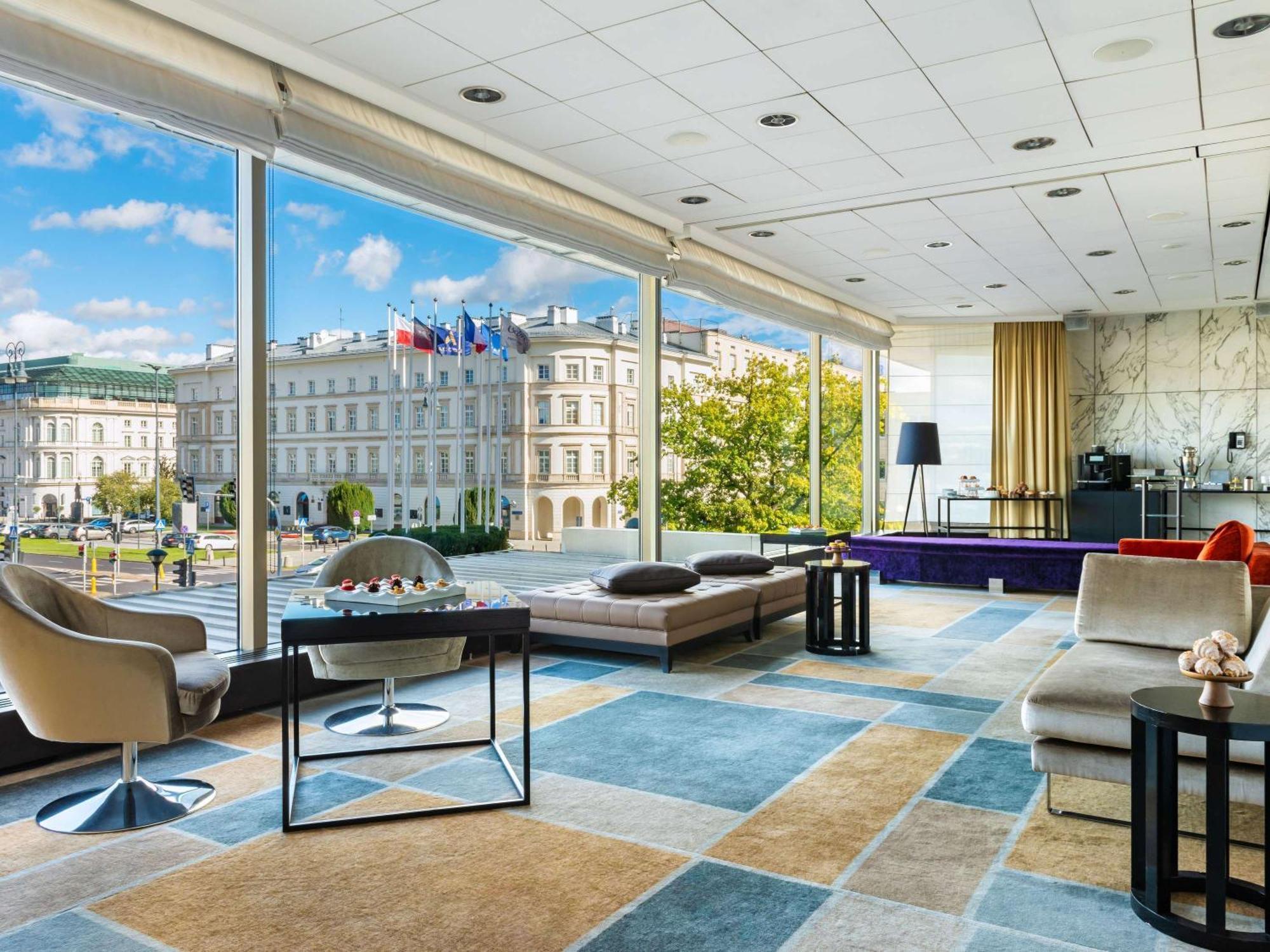 Hotel Sofitel Warsaw Victoria Esterno foto The hotel's lobby