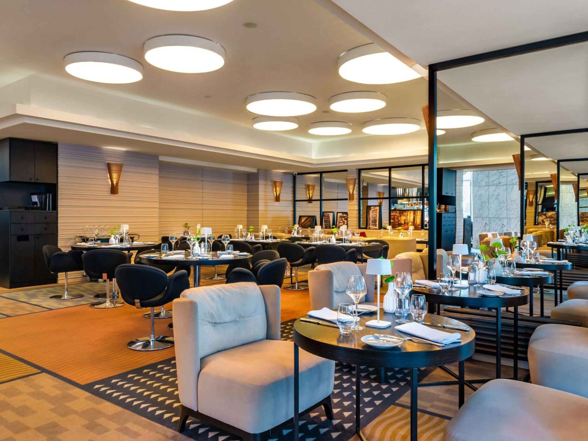 Hotel Sofitel Warsaw Victoria Esterno foto The restaurant