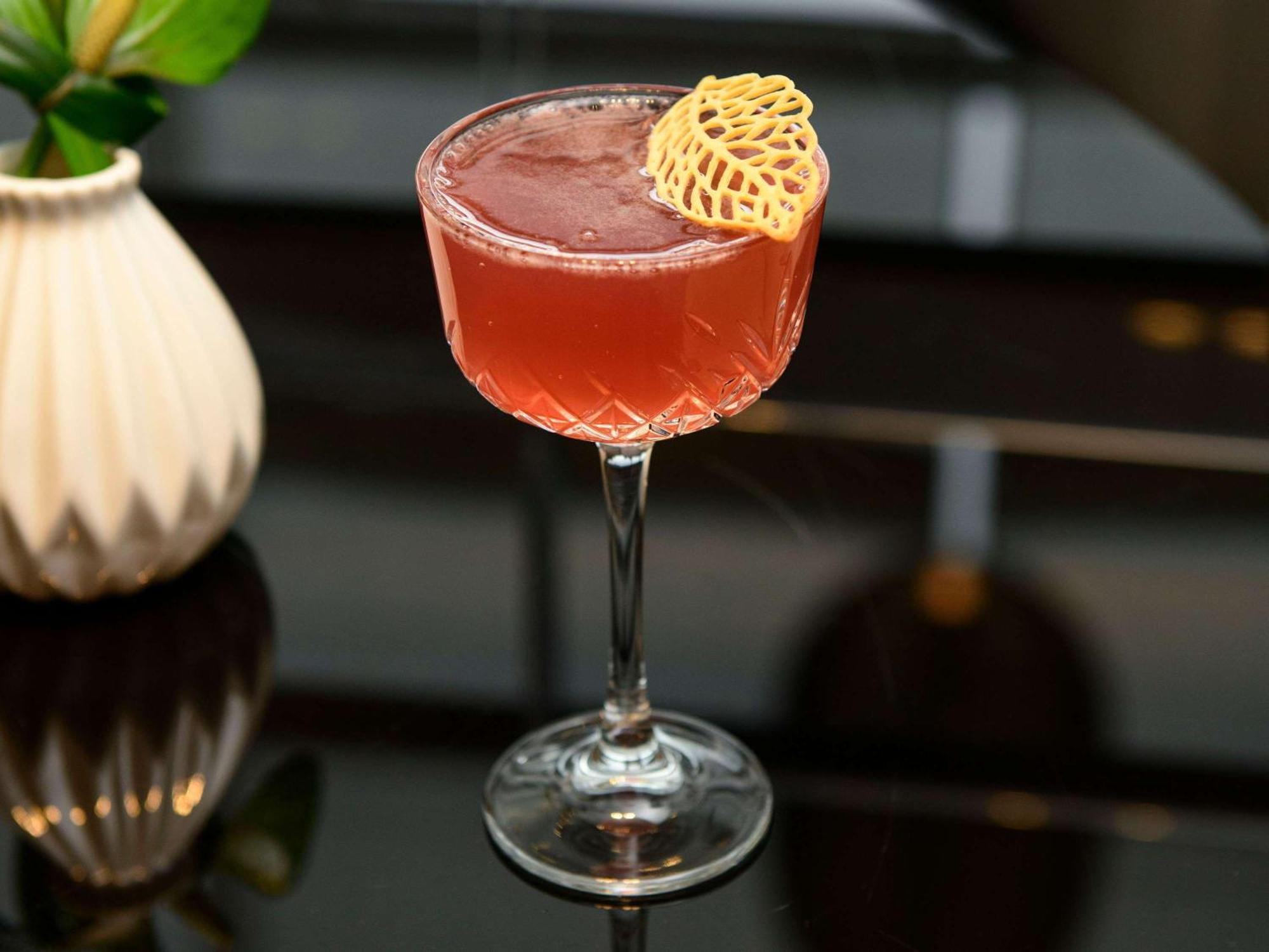 Hotel Sofitel Warsaw Victoria Esterno foto A Clover Club cocktail