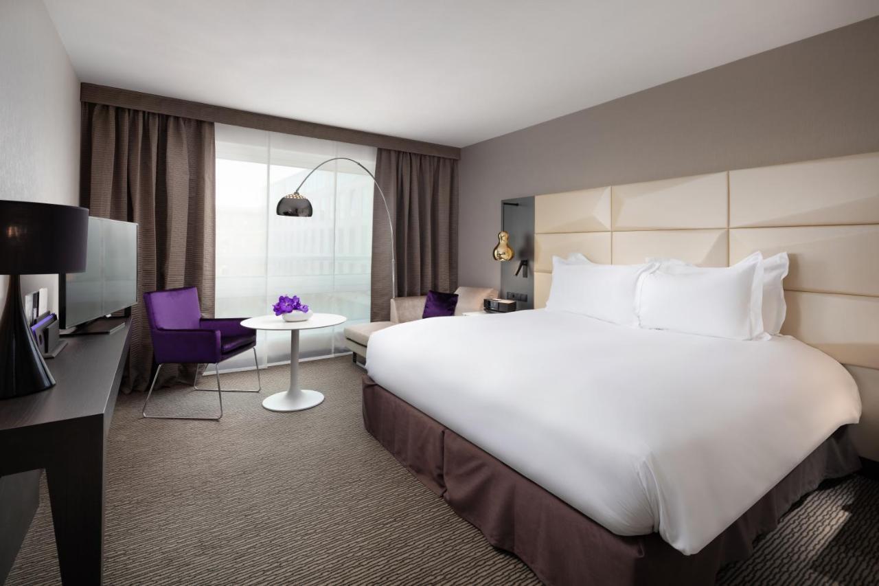 Hotel Sofitel Warsaw Victoria Esterno foto A room at the Renaissance Paris Versailles