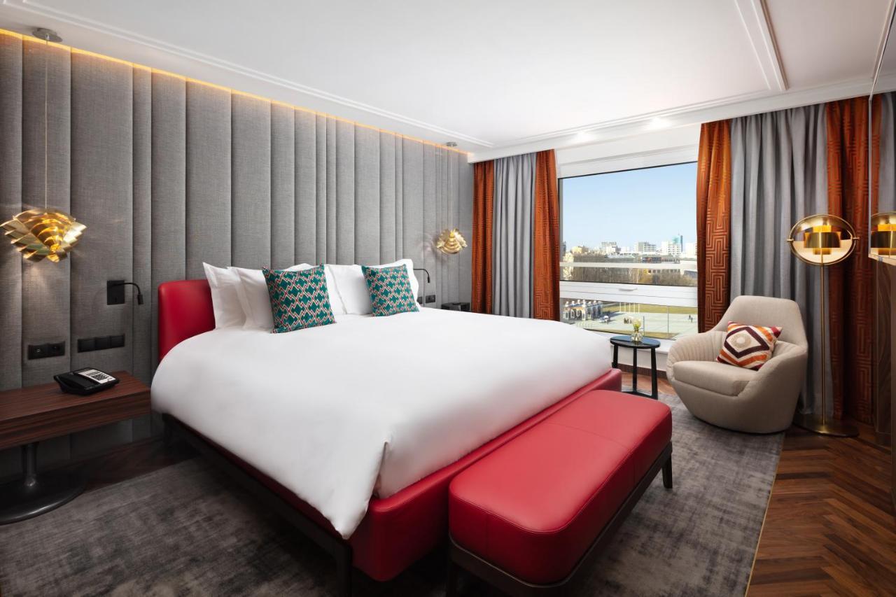 Hotel Sofitel Warsaw Victoria Esterno foto A bedroom at the InterContinental London The O2